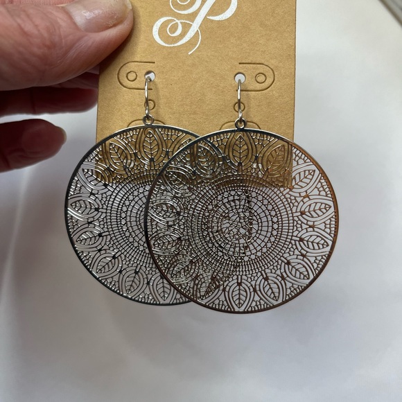 Finley Kate Earrings 
Silver filigree with a decorative design.
2.5" - Picture 3 of 3